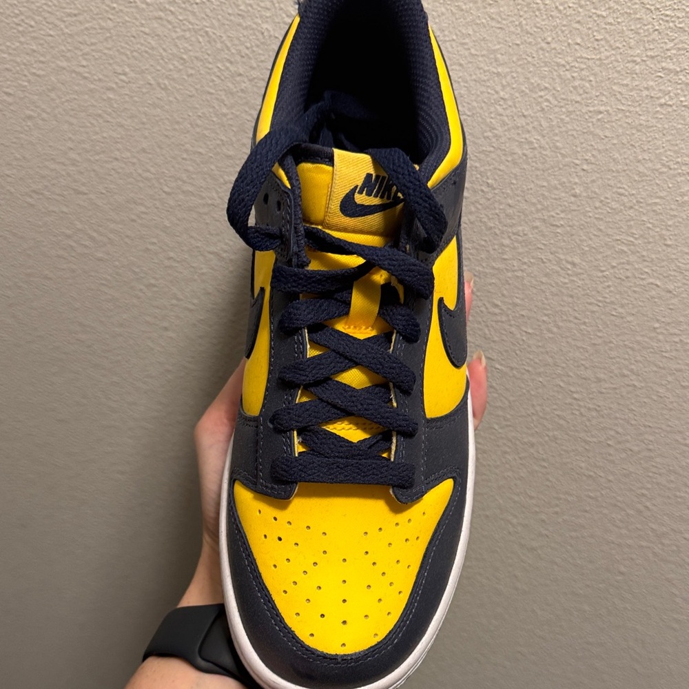 Nike Kids Navy and Yellow Sneakers - Picture 2 of 3